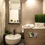 Charming With Parking - The Perfect Getaway *