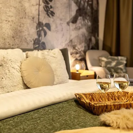 Charming With Parking - The Perfect Getaway