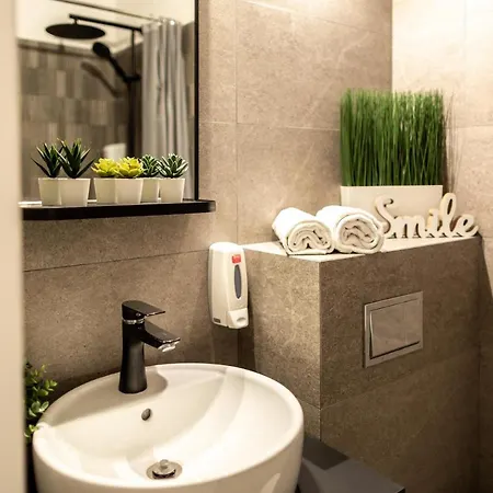 Charming With Parking - The Perfect Getaway Apartmán *