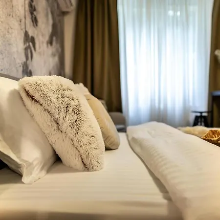 Charming With Parking - The Perfect Getaway