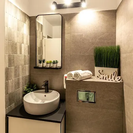 Charming With Parking - The Perfect Getaway Apartamento