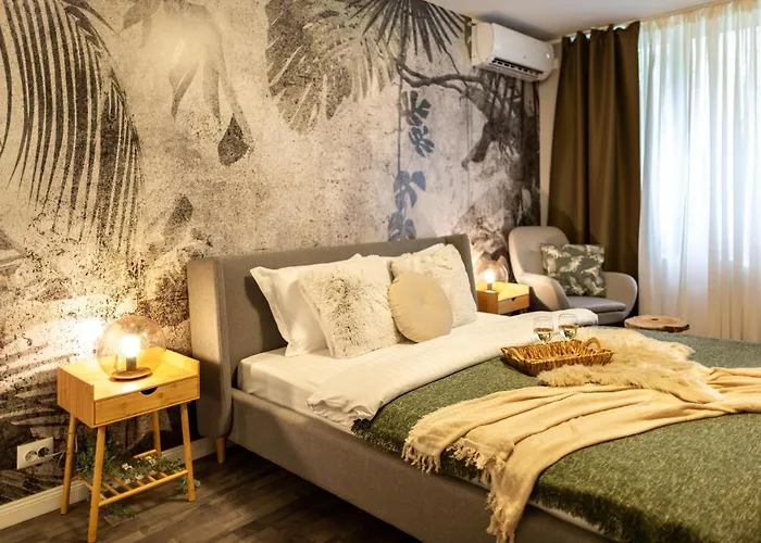 Charming With Parking - The Perfect Getaway *