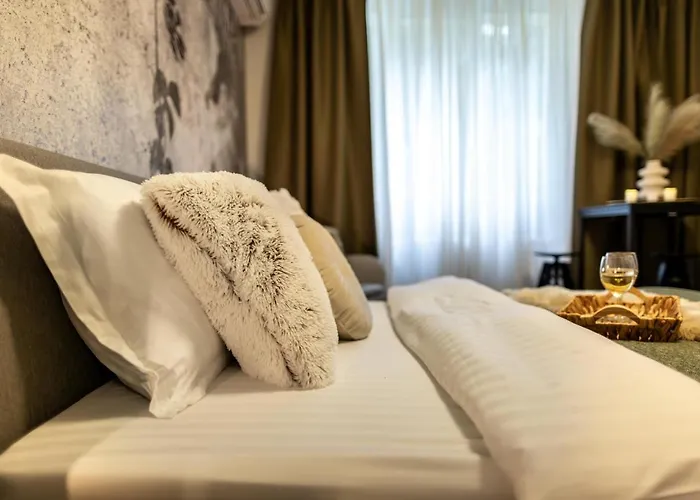 Charming With Parking - The Perfect Getaway