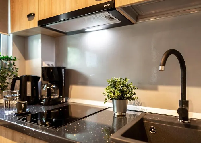 Charming With Parking - The Perfect Getaway Apartament *